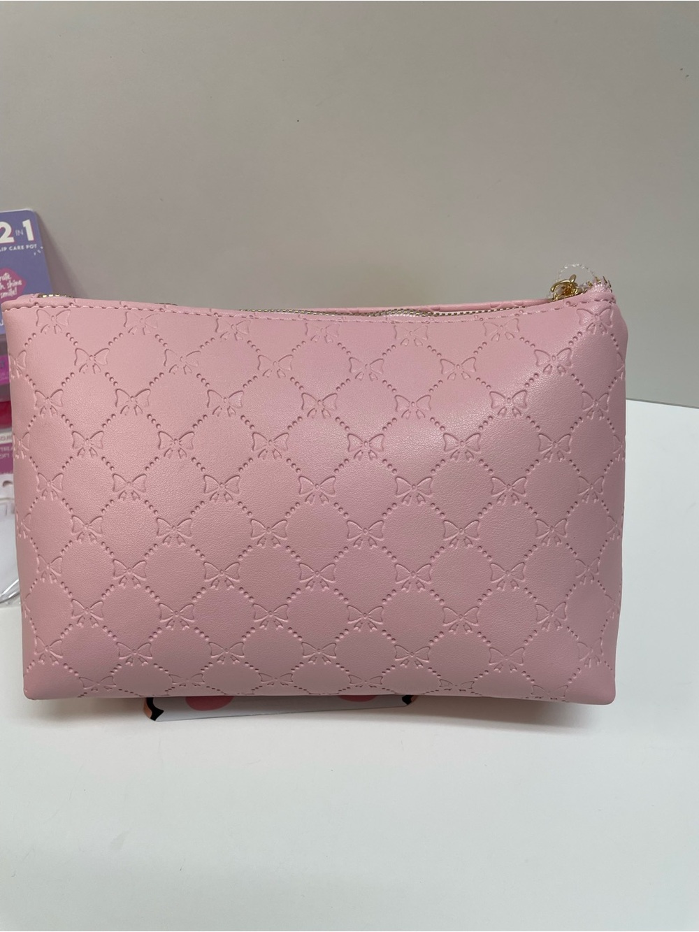 Pink Quilted Cosmetic Pouch Gift Set with Pink Lip Care Face Mask 8 pieces - Picture 7 of 13